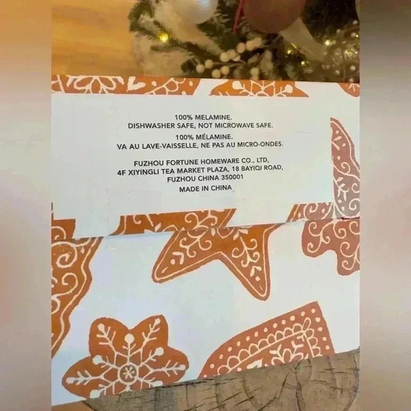 Cupcakes and Cashmere 4 Piece Holiday Gingerbread Theme Appetizer Plates - Picture 7 of 7